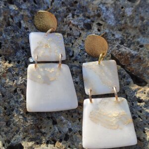 Orecchini quadrati, bianchi in fimo