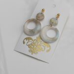 Orecchini rotondi in fimo e foglia d'oro